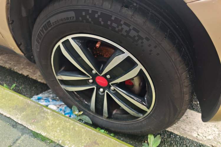 Used Geely Auto GX7 2014 2.0L Automatic Prestige Edition Right Front Wheel Hub