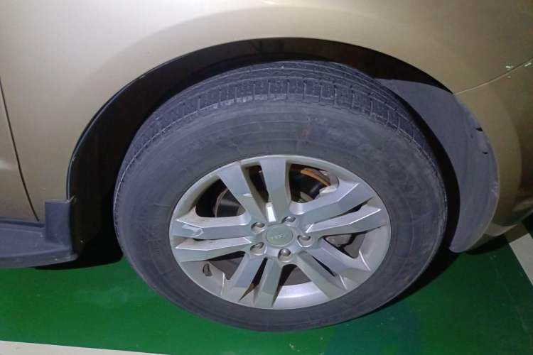 Used Geely Auto GX7 2014 2.0L Automatic Prestige Edition Right Front Wheel Hub