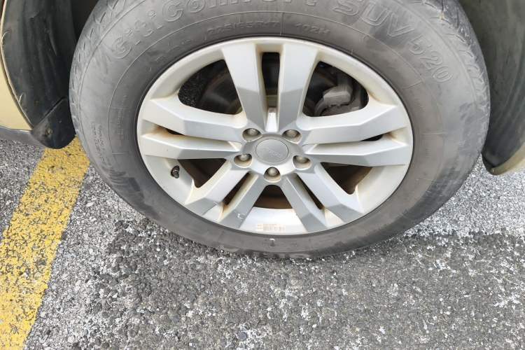 Used Geely Auto GX7 2014 2.0L Automatic Prestige Edition Right Front Wheel Hub