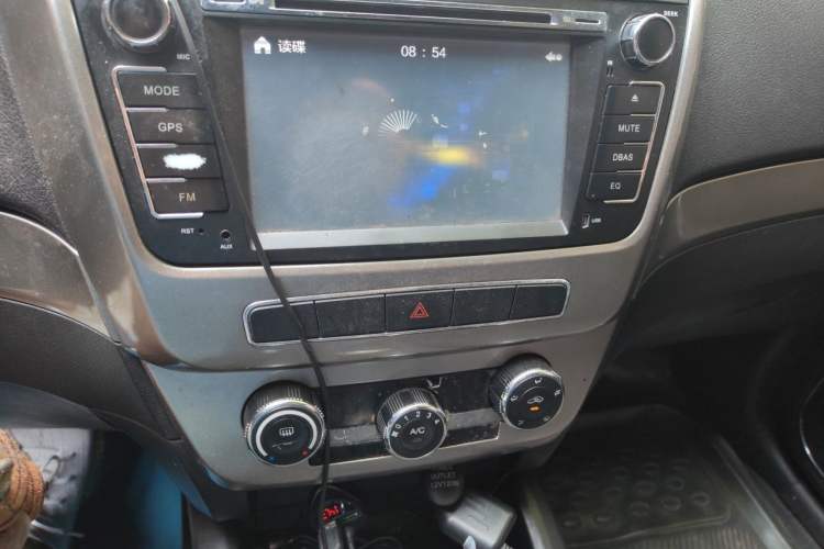 Used Geely Auto GX7 2014 1.8L Manual Value Edition Audio And AC Panel