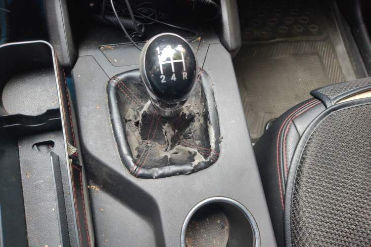Used Geely Auto GX7 2014 1.8L Manual Value Edition Gear Lever