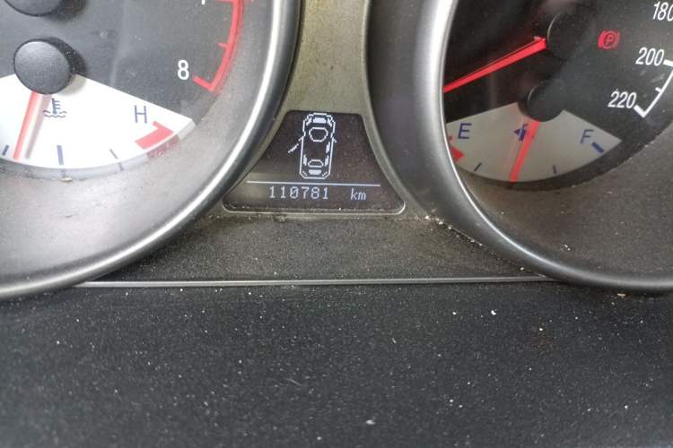 Used Geely Auto GX7 2014 2.0L Automatic Value Edition Odometer Close Up
