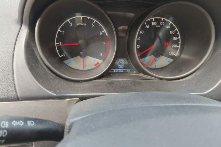 Used Geely Auto GX7 2014 1.8L Manual Value Edition Odometer Close Up