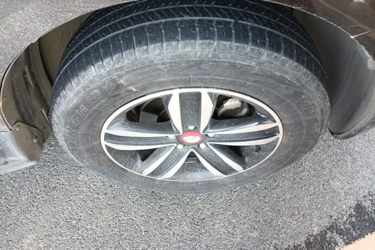 Used Geely Auto GX7 2014 2.0L Automatic Value Edition Right Front Wheel Hub