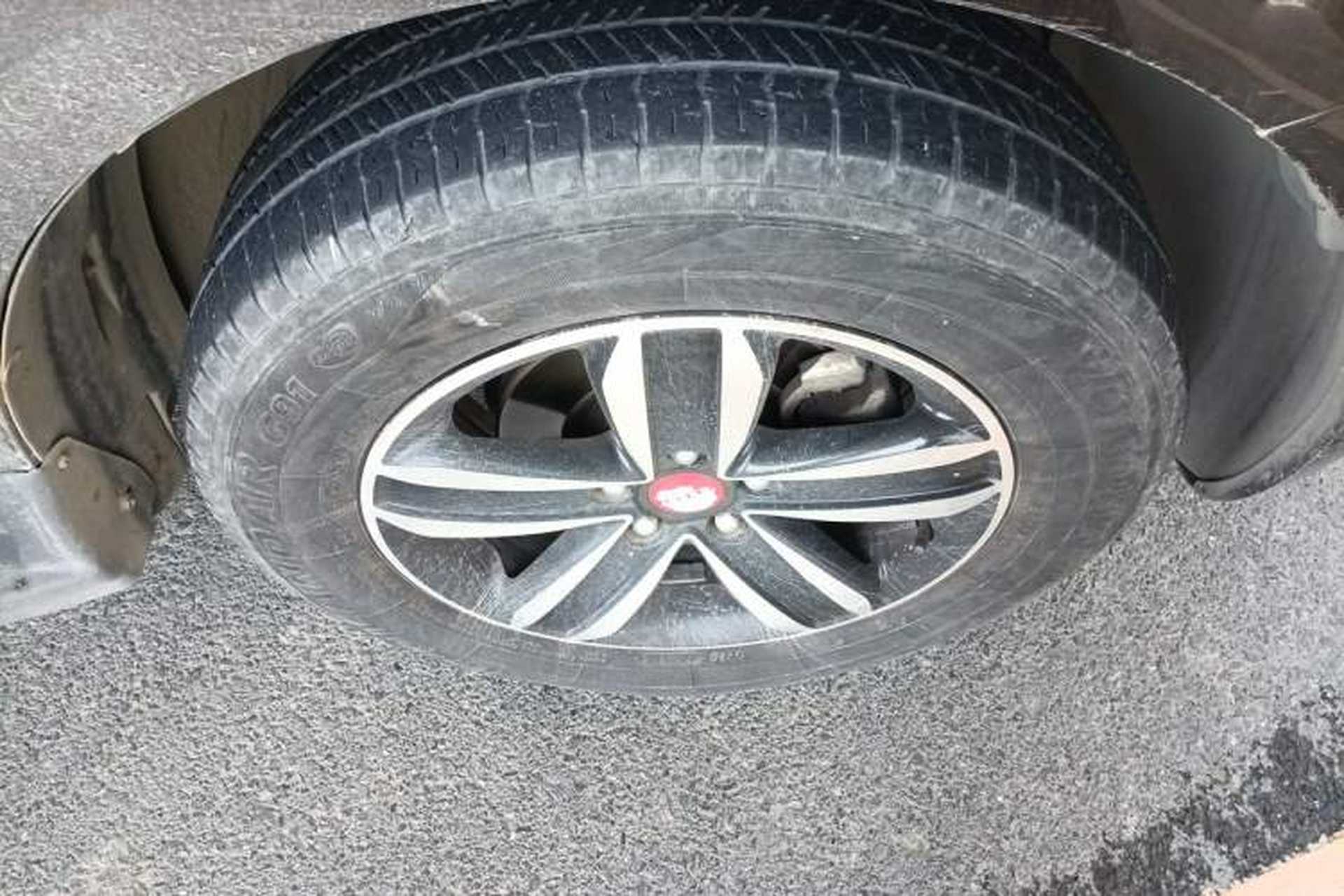 Used Geely Auto GX7 2014 2.0L Automatic Value Edition Right Front Wheel Hub