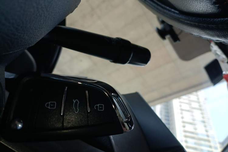 Used Geely Auto GX7 2014 2.0L Automatic Value Edition Vehicle Key