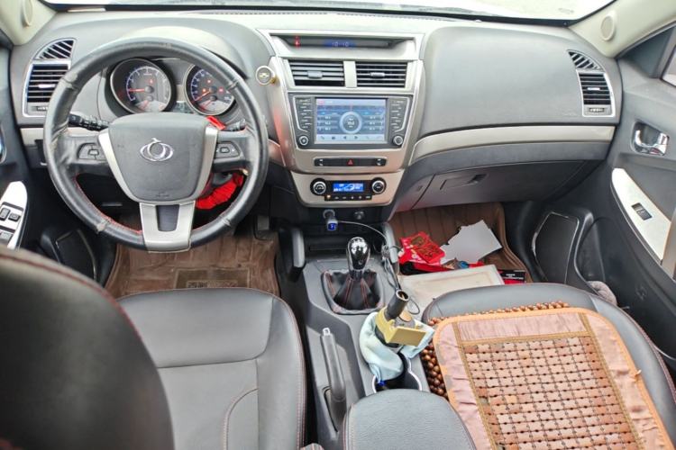Used Geely Auto GX7 2014 1.8L Manual Luxury Model Center Console