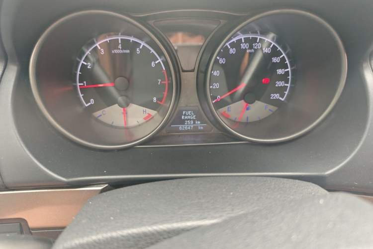 Used Geely Auto GX7 2014 1.8L Manual Value Edition Odometer Close Up