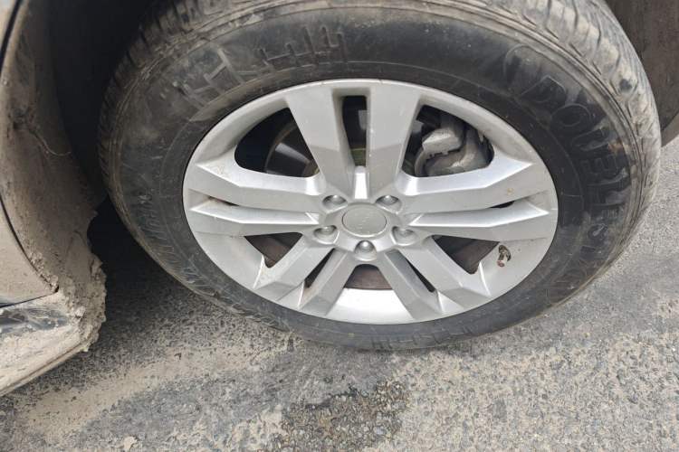 Used Geely Auto GX7 2014 1.8L Manual Value Edition Right Front Wheel Hub