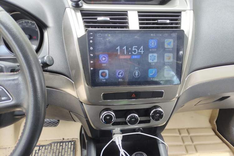 Used Geely Auto GX7 2014 2.0L Automatic Value Edition Audio And AC Panel
