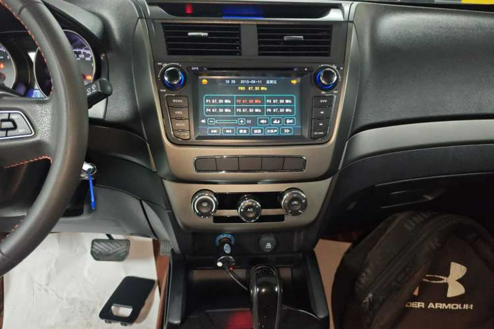 Used Geely Auto GX7 2014 2.0L Automatic Luxury Version Audio And AC Panel