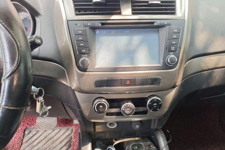 Used Geely Auto GX7 2014 2.0L Automatic Value Edition Audio And AC Panel