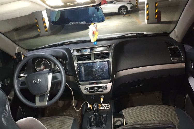 Used Geely Auto GX7 2014 1.8L Manual Value Edition Center Console
