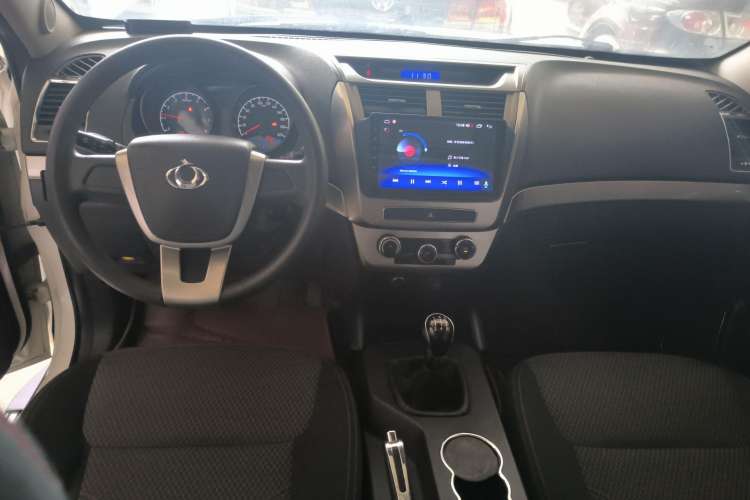 Used Geely Auto GX7 2014 1.8L Manual Value-Added Sunroof Edition Center Console