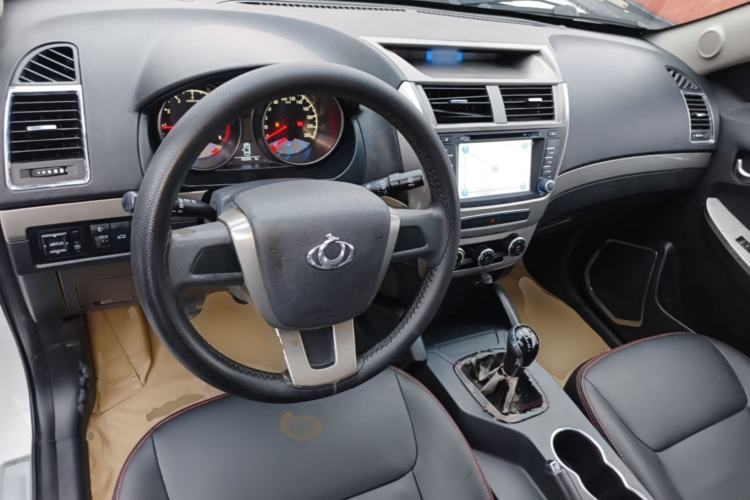 Used Geely Auto GX7 2014 1.8L Manual Value Edition Center Console