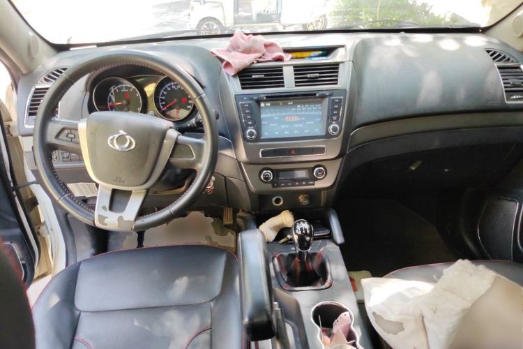 Used Geely Auto GX7 2014 1.8L Manual Elite Model Center Console