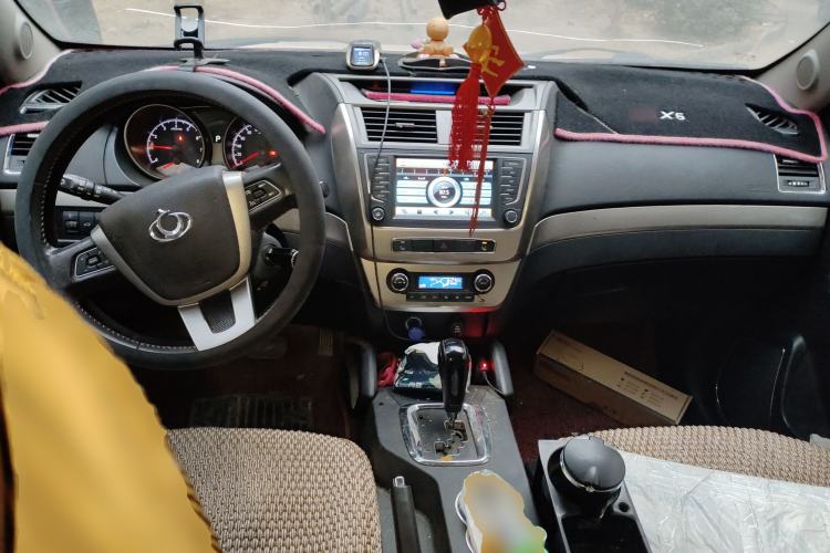 Used Geely Auto GX7 2014 2.0L Automatic Prestige Version China V Standard Center Console