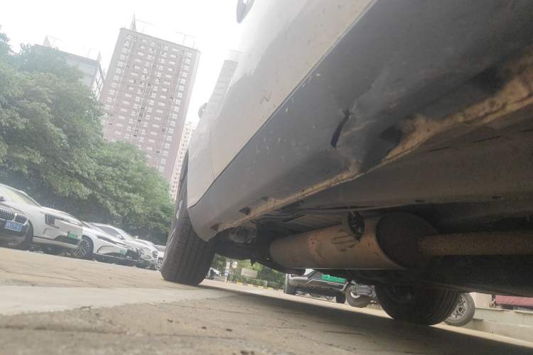 Used Geely Auto GX7 2014 2.0L Automatic Prestige Version China V Standard Chassis Front Right