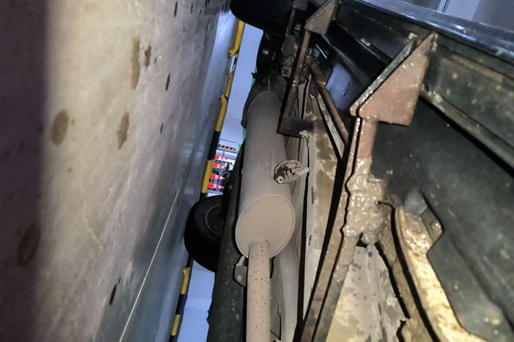 Used Geely Auto GX7 2014 1.8L Manual Entry-Level Model Chassis Front Right