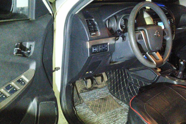 Used Geely Auto GX7 2014 1.8L Manual Value-Added Sunroof Edition Driver Seat