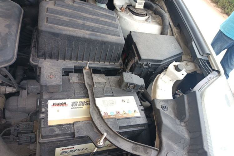 Used Geely Auto GX7 2014 2.0L Automatic Prestige Edition Engine Bay Left