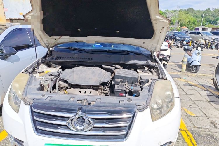 Used Geely Auto GX7 2014 2.0L Automatic Prestige Edition Engine Bay Left