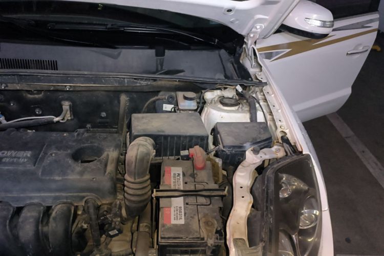 Used Geely Auto GX7 2014 1.8L Manual Entry-Level Model Engine Bay Left