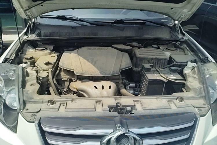 Used Geely Auto GX7 2014 2.0L Automatic Prestige Edition Engine Bay