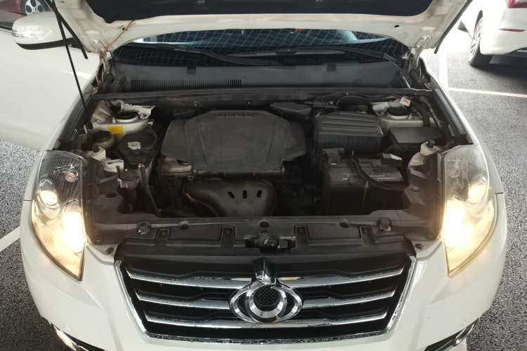 Used Geely Auto GX7 2014 2.0L Automatic Prestige Edition Engine Bay