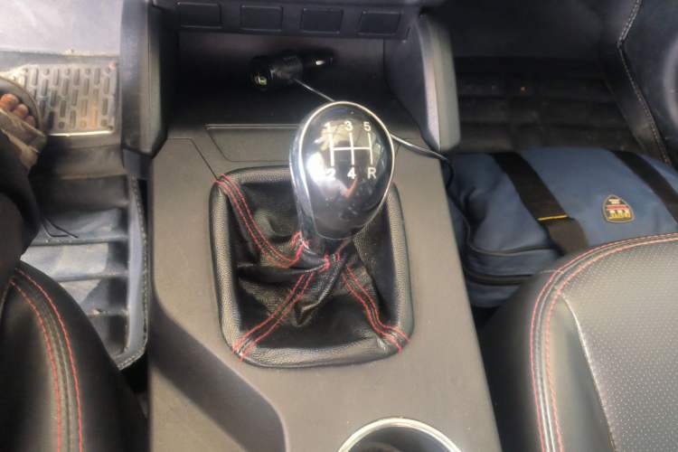 Used Geely Auto GX7 2014 2.0L Manual Luxury Version Gear Lever