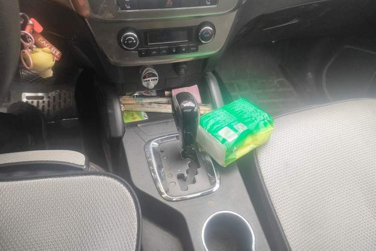 Used Geely Auto GX7 2014 2.0L Automatic Prestige Version China V Standard Gear Lever