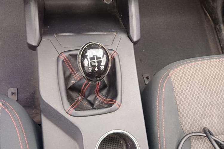 Used Geely Auto GX7 2014 1.8L Manual Value-Added Sunroof Edition Gear Lever