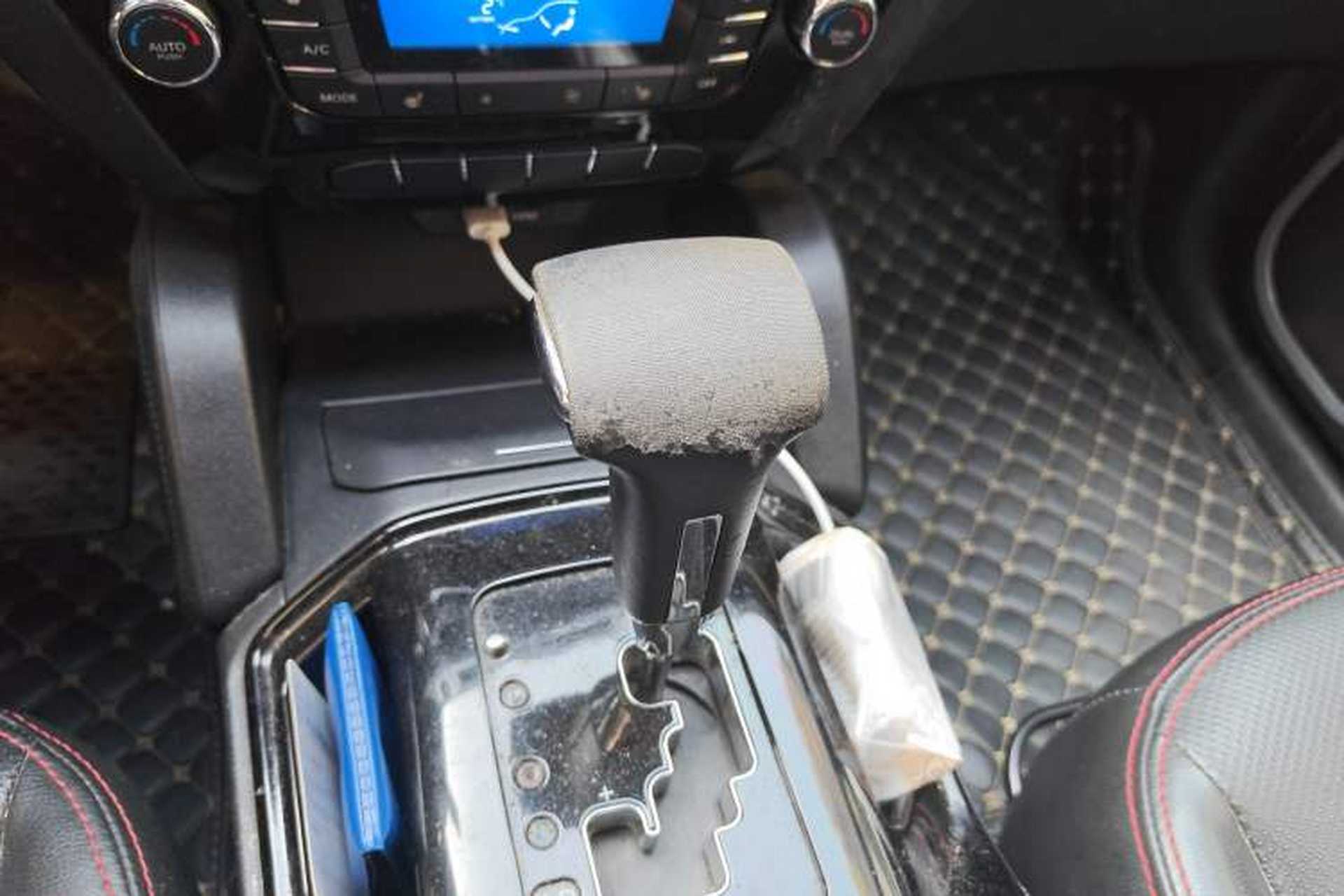 Used Geely Auto GX7 2014 2.0L Automatic Prestige Edition Gear Lever