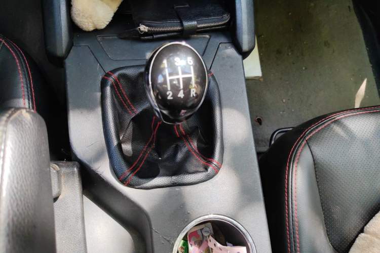 Used Geely Auto GX7 2014 1.8L Manual Elite Model Gear Lever