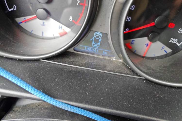 Used Geely Auto GX7 2014 2.0L Automatic Value Edition Odometer Close Up