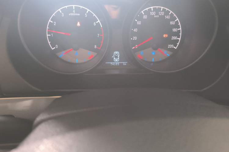 Used Geely Auto GX7 2014 1.8L Manual Value-Added Sunroof Edition Odometer Close Up