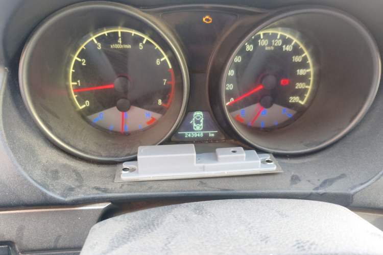 Used Geely Auto GX7 2014 1.8L Manual Value Edition Odometer Close Up