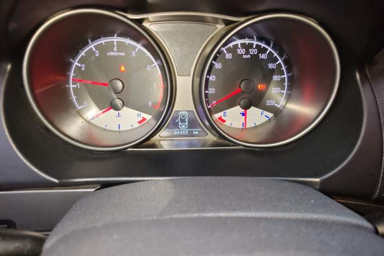 Used Geely Auto GX7 2014 1.8L Manual Elite Model Odometer Close Up