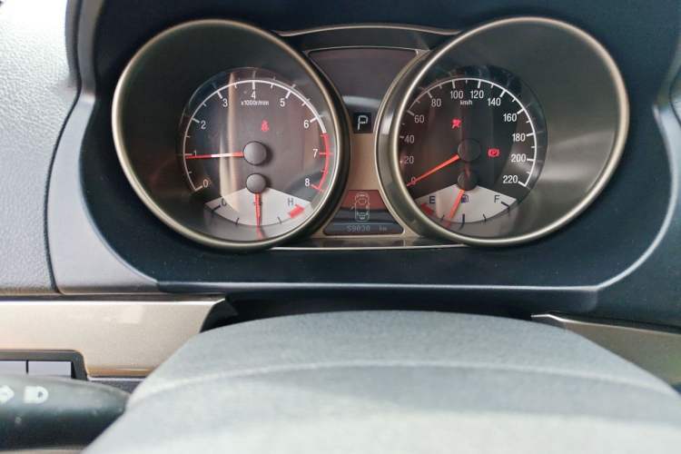 Used Geely Auto GX7 2014 2.0L Automatic Prestige Edition Odometer Close Up
