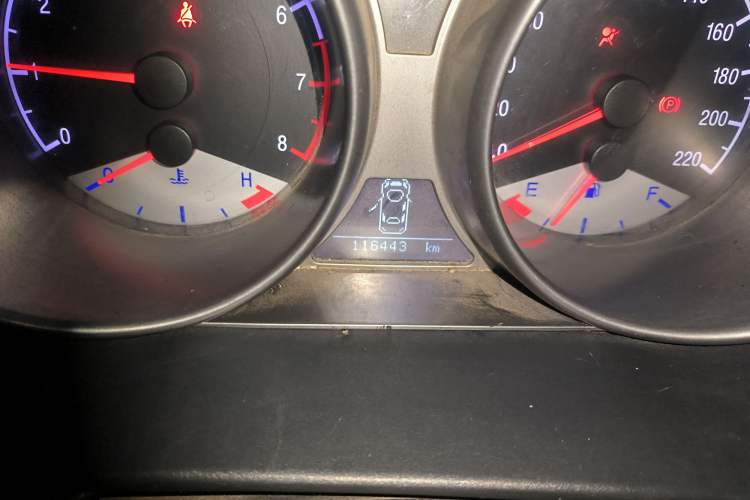 Used Geely Auto GX7 2014 1.8L Manual Entry-Level Model Odometer Close Up