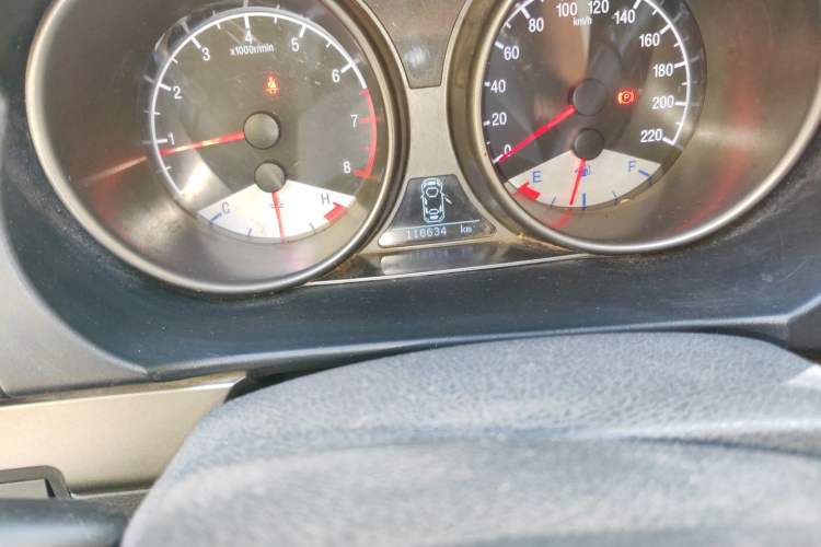Used Geely Auto GX7 2014 1.8L Manual Elite Model Odometer Close Up