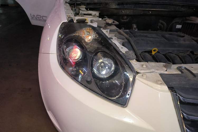 Used Geely Auto GX7 2014 1.8L Manual Entry-Level Model Right Front Headlight