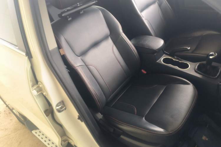 Used Geely Auto GX7 2014 2.0L Manual Luxury Version Right Front Seat