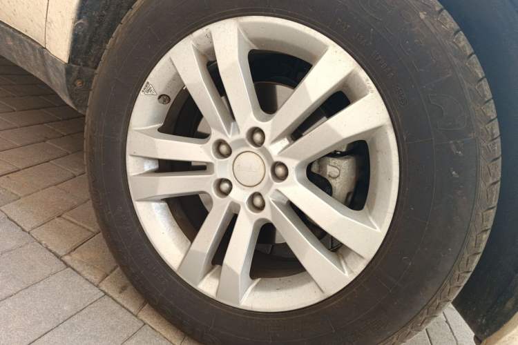 Used Geely Auto GX7 2014 2.0L Automatic Prestige Edition Right Front Wheel Hub