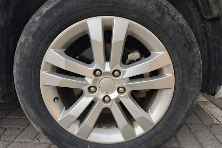 Used Geely Auto GX7 2014 1.8L Manual Value-Added Sunroof Edition Right Front Wheel Hub
