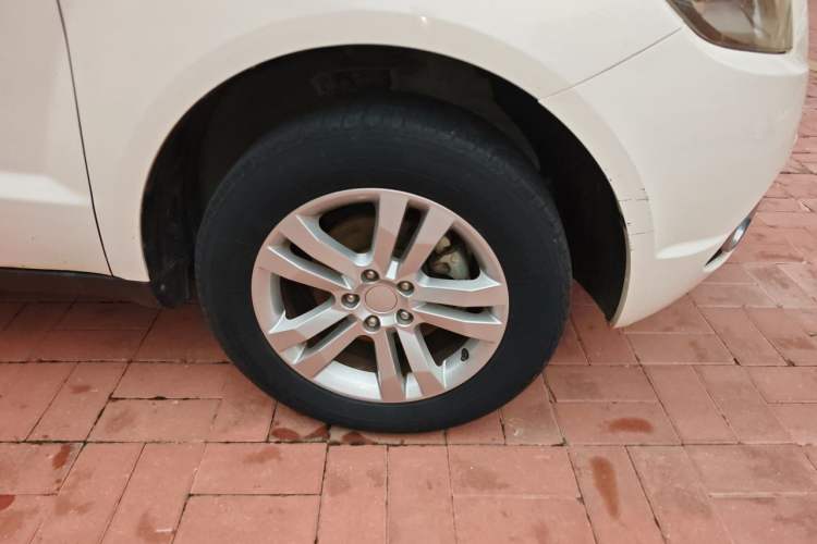 Used Geely Auto GX7 2014 1.8L Manual Elite Model Right Front Wheel Hub