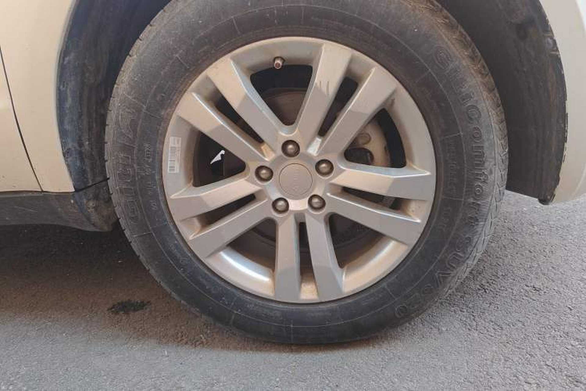 Used Geely Auto GX7 2014 2.4L Automatic Prestige Edition Right Front Wheel Hub
