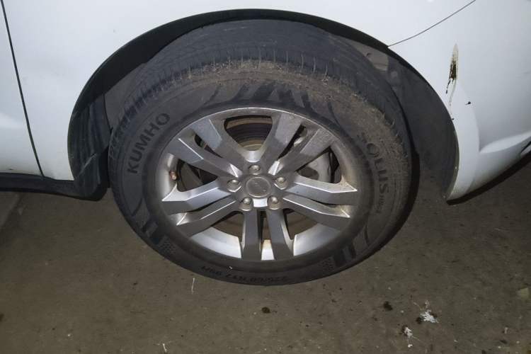Used Geely Auto GX7 2014 1.8L Manual Value-Added Sunroof Edition Right Front Wheel Hub