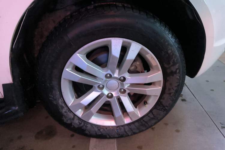 Used Geely Auto GX7 2014 1.8L Manual Entry-Level Model Right Front Wheel Hub