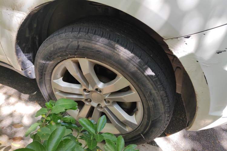 Used Geely Auto GX7 2014 1.8L Manual Elite Model Right Front Wheel Hub